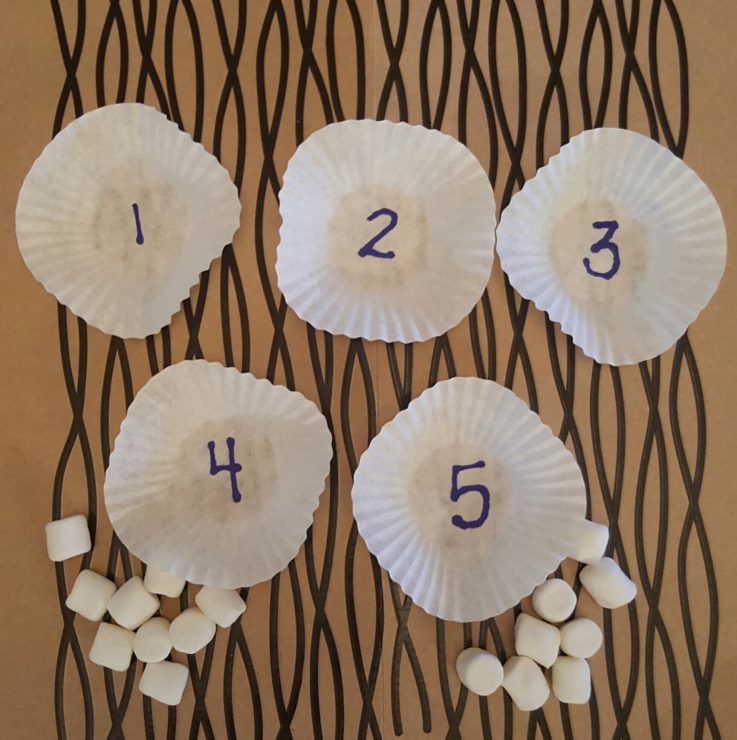  Teach your child with this fun and easy numbers game featuring every kid's favorite: marshmallows! You'll both love it!